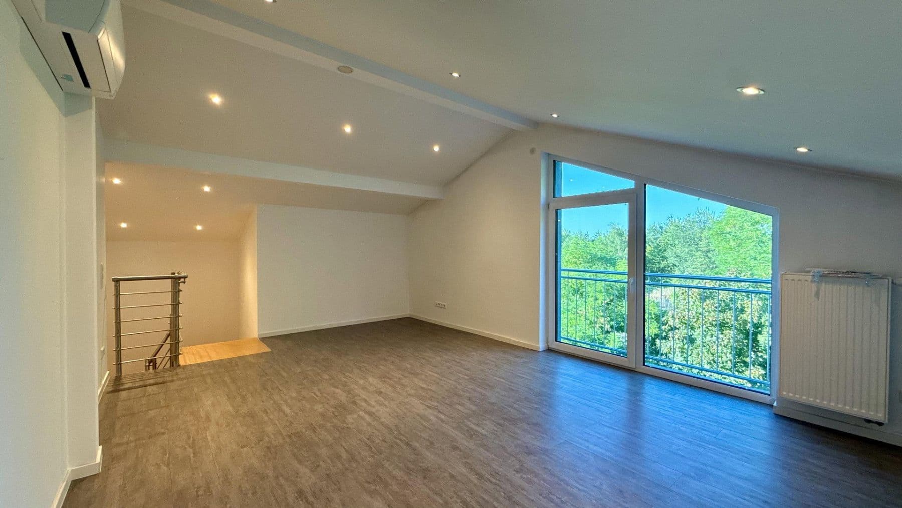 Pronájem bytu 3+1 77 m², Schifferstadt, Porýní-Falc Pronájem bytu 3+1 77 m², Schifferstadt, Porýní-Falc