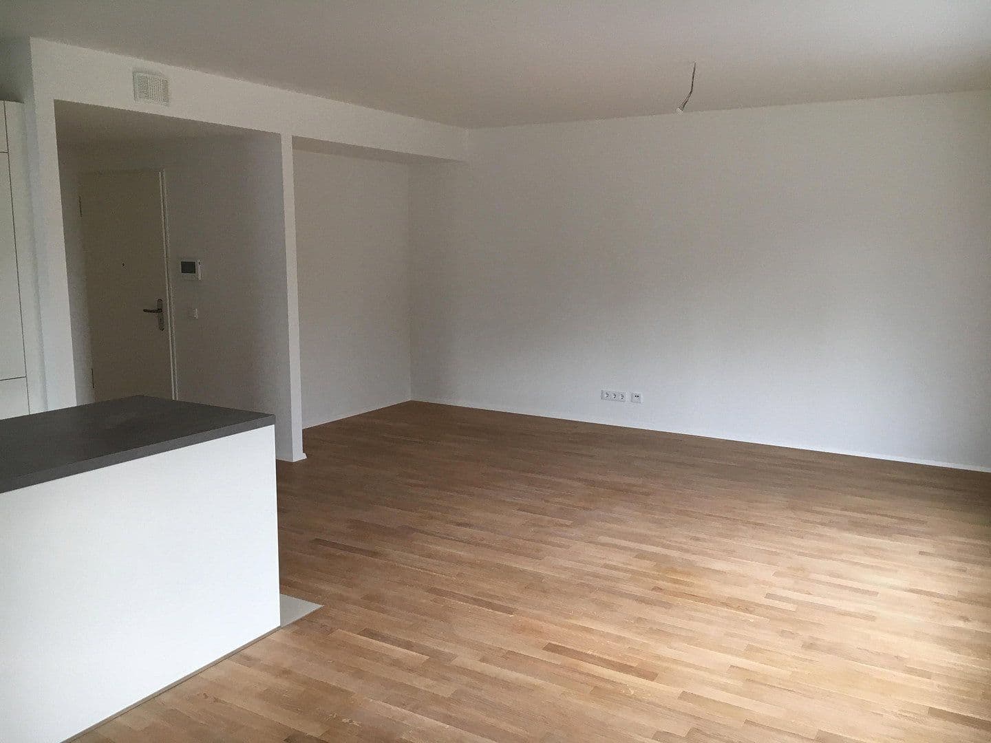 Pronájem bytu 4+1 120 m², Maybachstraße 15B, Stuttgart, Bádensko-Württembersko Pronájem bytu 4+1 120 m², Maybachstraße 15B, Stuttgart, Bádensko-Württembersko