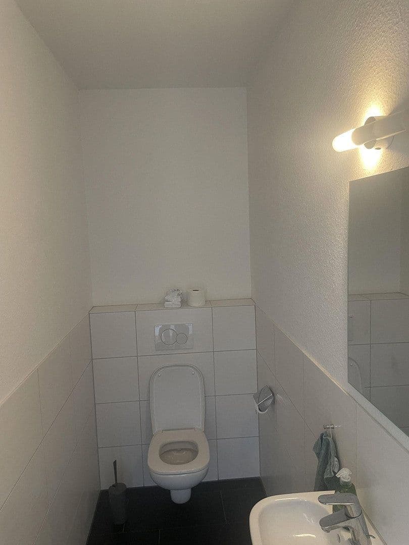 Pronájem bytu 4+1 120 m², Maybachstraße 15B, Stuttgart, Bádensko-Württembersko Pronájem bytu 4+1 120 m², Maybachstraße 15B, Stuttgart, Bádensko-Württembersko