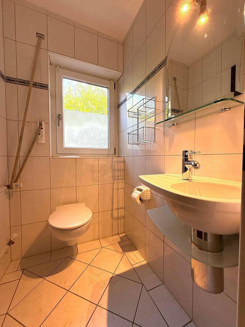Prodej domu 222 m², pozemek 856 m², Am Giesenbach 14, Lahr/Schwarzwald, Bádensko-Württembersko Prodej domu 222 m², pozemek 856 m², Am Giesenbach 14, Lahr/Schwarzwald, Bádensko-Württembersko