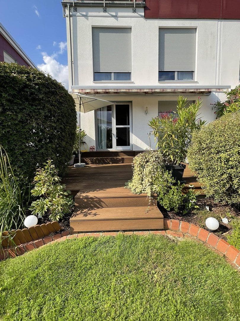 Prodej domu 174 m², pozemek 350 m², Wiesbaden, Hessen Prodej domu 174 m², pozemek 350 m², Wiesbaden, Hessen