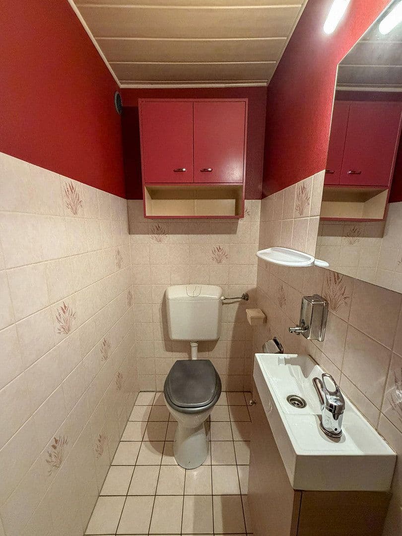 Prodej domu 120 m², pozemek 310 m², Remscheider Str. 136a, Wuppertal, Severní Porýní-Vestfálsko Prodej domu 120 m², pozemek 310 m², Remscheider Str. 136a, Wuppertal, Severní Porýní-Vestfálsko