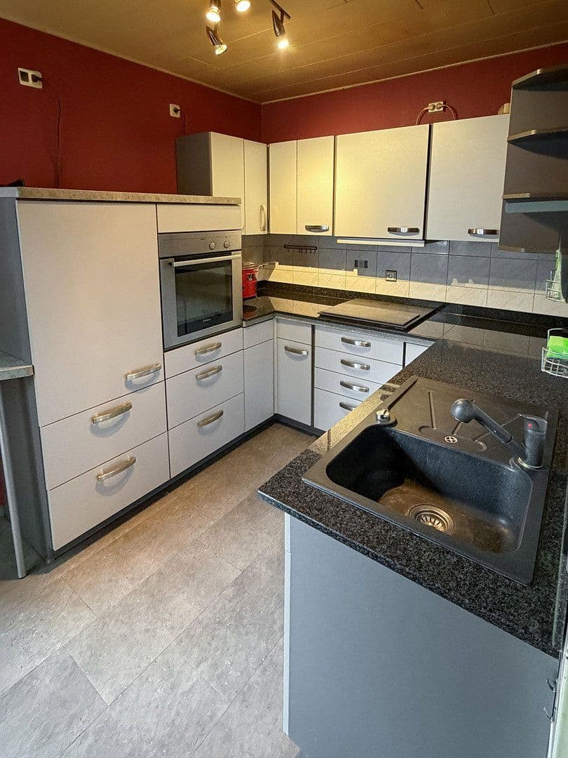 Prodej domu 120 m², pozemek 310 m², Remscheider Str. 136a, Wuppertal, Severní Porýní-Vestfálsko Prodej domu 120 m², pozemek 310 m², Remscheider Str. 136a, Wuppertal, Severní Porýní-Vestfálsko