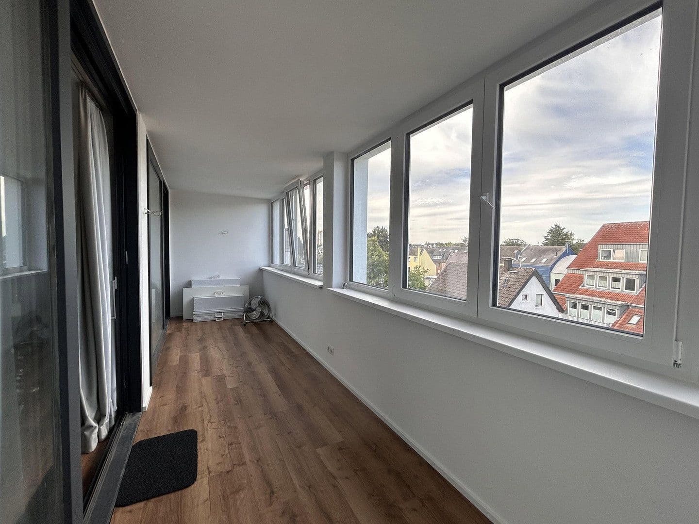 Pronájem bytu 2+kk 85 m², Neusser Straße 695, Köln, Severní Porýní-Vestfálsko Pronájem bytu 2+kk 85 m², Neusser Straße 695, Köln, Severní Porýní-Vestfálsko