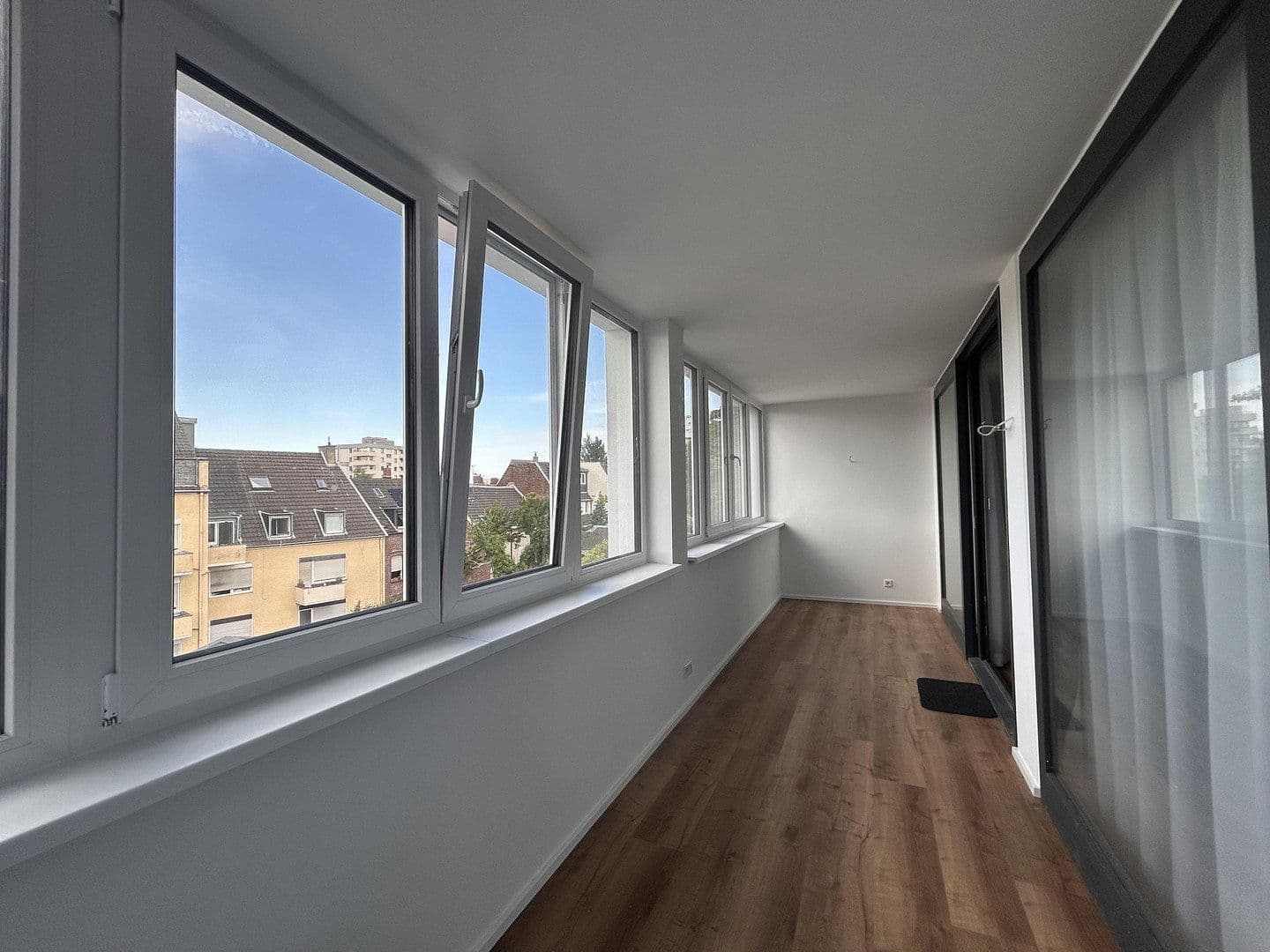 Pronájem bytu 2+kk 85 m², Neusser Straße 695, Köln, Severní Porýní-Vestfálsko Pronájem bytu 2+kk 85 m², Neusser Straße 695, Köln, Severní Porýní-Vestfálsko