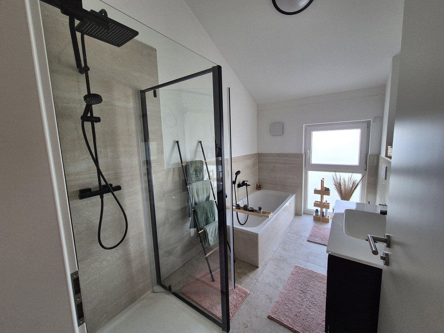 Pronájem bytu 3+1 89 m², Obere Etzstraße 22, Essenbach, Bavorsko Pronájem bytu 3+1 89 m², Obere Etzstraße 22, Essenbach, Bavorsko