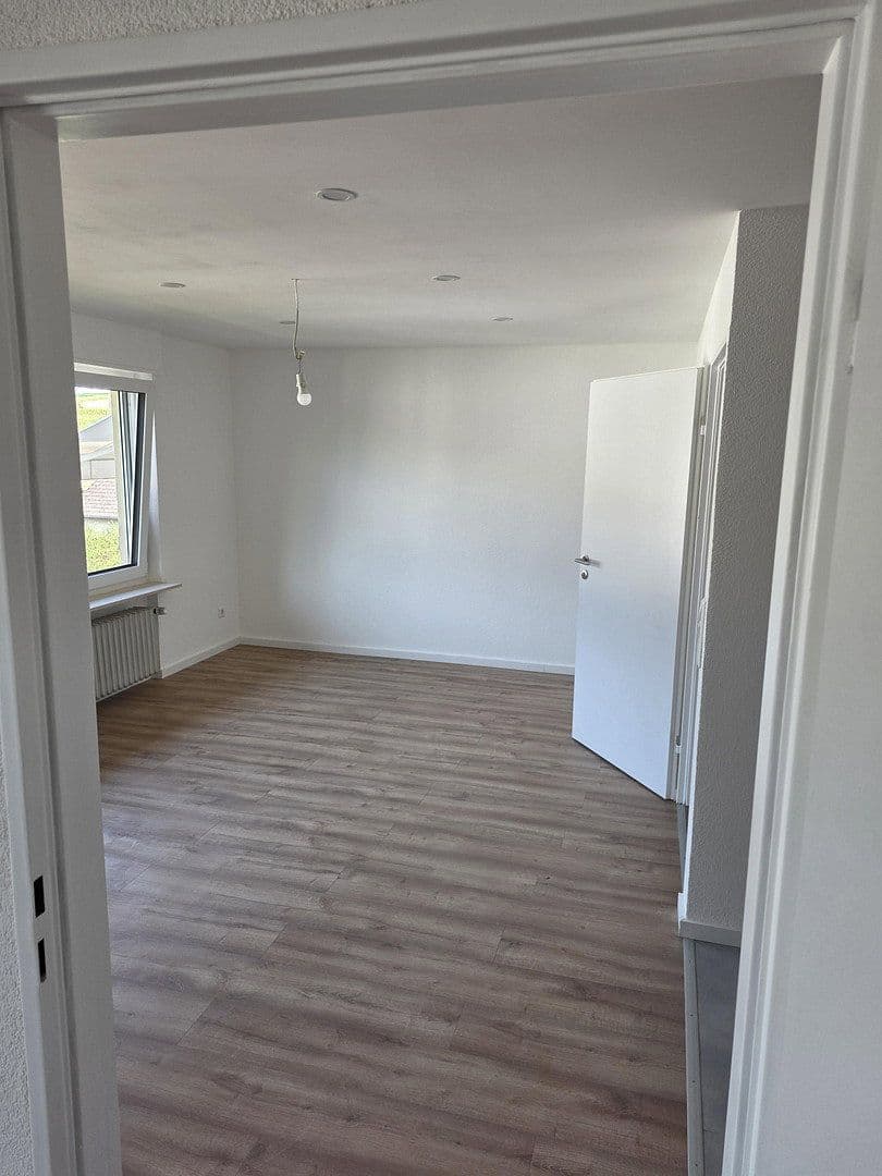 Pronájem bytu 2+1 45 m², Wehrstraße 4, Kürnbach, Bádensko-Württembersko Pronájem bytu 2+1 45 m², Wehrstraße 4, Kürnbach, Bádensko-Württembersko