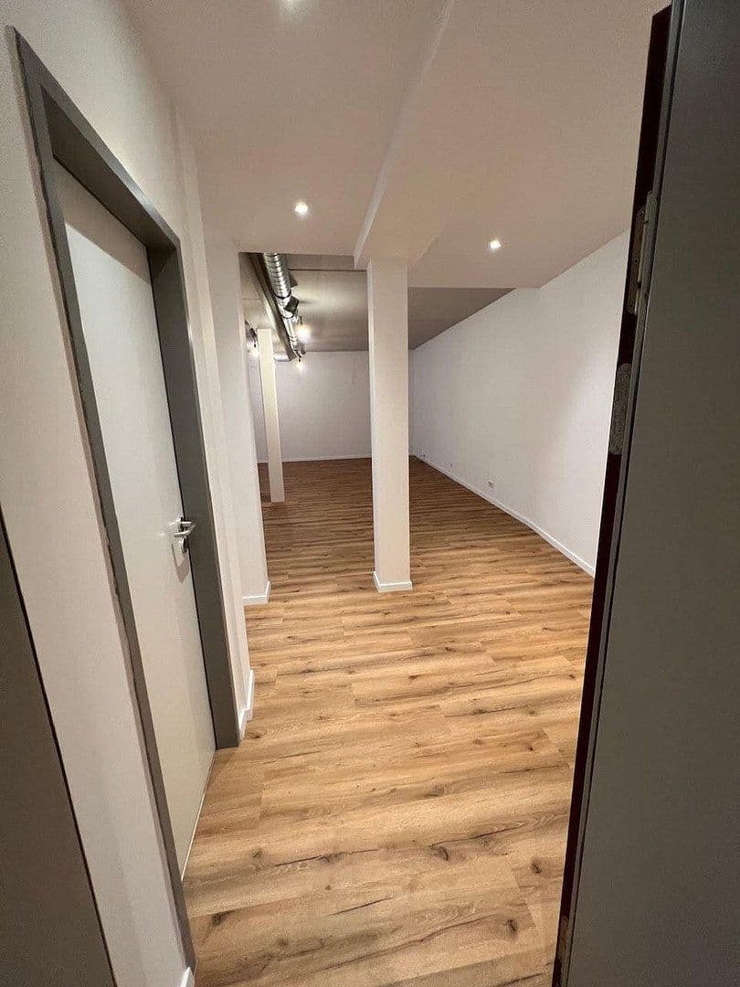 Pronájem kanceláře 135 m², Kölnstraße 82, Sankt Augustin, Severní Porýní-Vestfálsko Pronájem kanceláře 135 m², Kölnstraße 82, Sankt Augustin, Severní Porýní-Vestfálsko