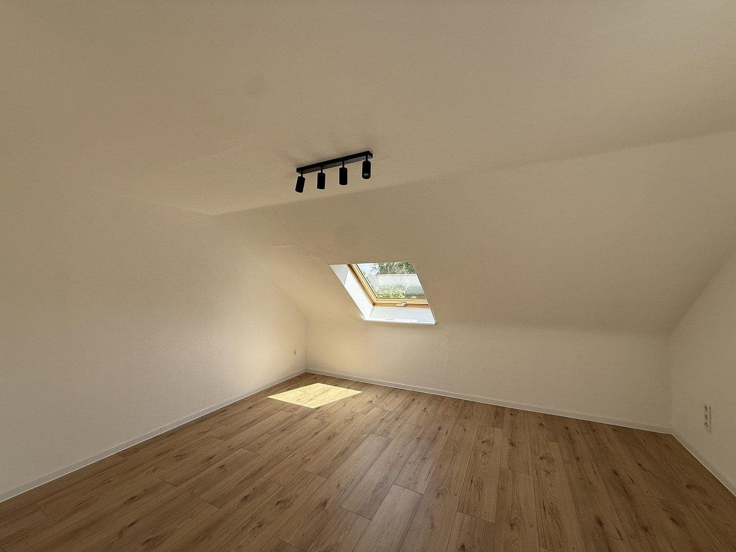 Pronájem bytu 3+1 62 m², Böcklinstraße, Bayreuth, Bavorsko Pronájem bytu 3+1 62 m², Böcklinstraße, Bayreuth, Bavorsko