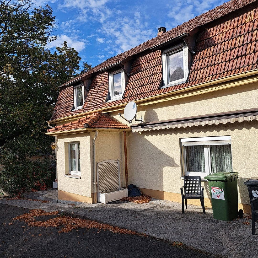 Prodej domu 240 m², pozemek 750 m², Am Gerichtsplatz 4, Lautertal, Bavorsko Prodej domu 240 m², pozemek 750 m², Am Gerichtsplatz 4, Lautertal, Bavorsko