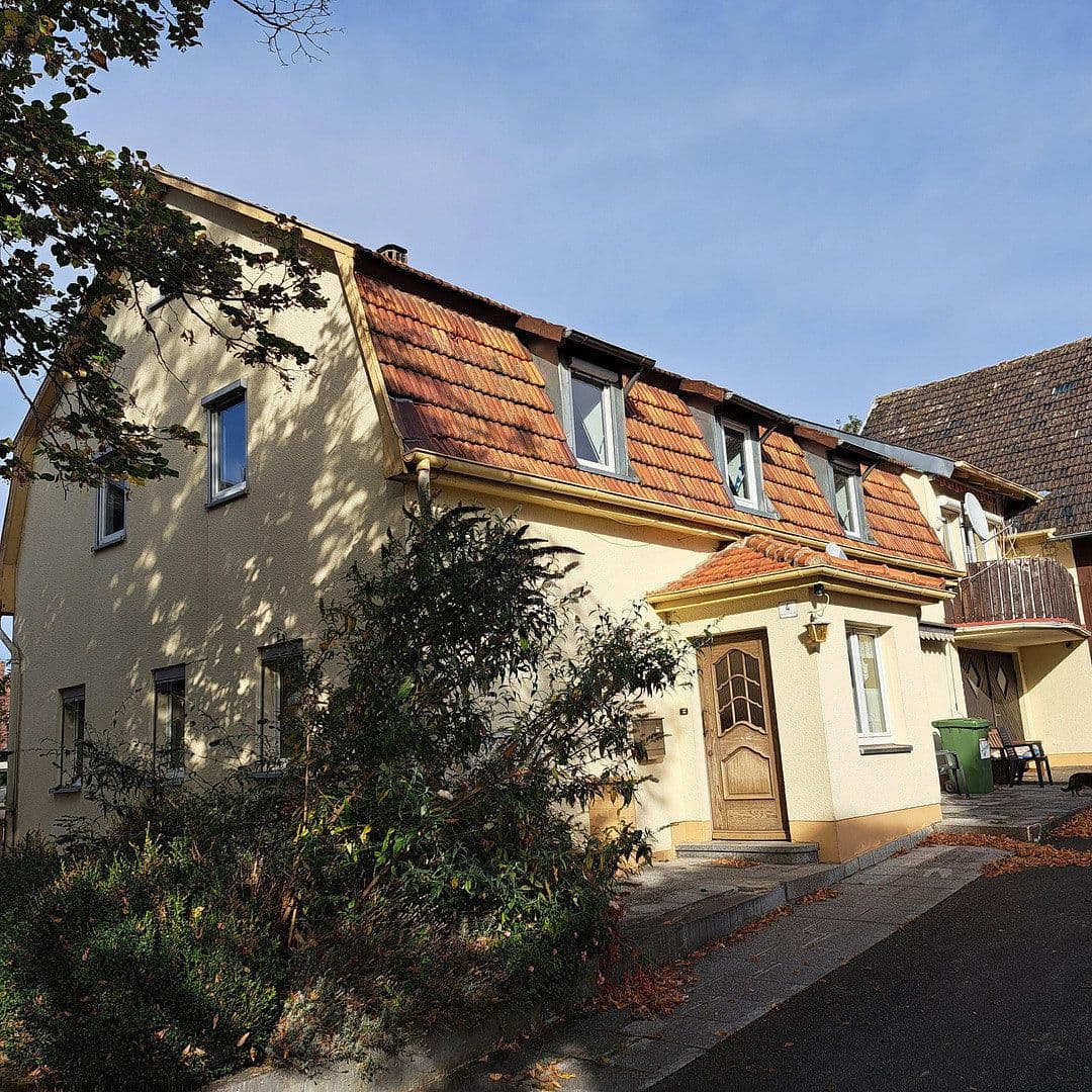 Prodej domu 240 m², pozemek 750 m², Am Gerichtsplatz 4, Lautertal, Bavorsko Prodej domu 240 m², pozemek 750 m², Am Gerichtsplatz 4, Lautertal, Bavorsko
