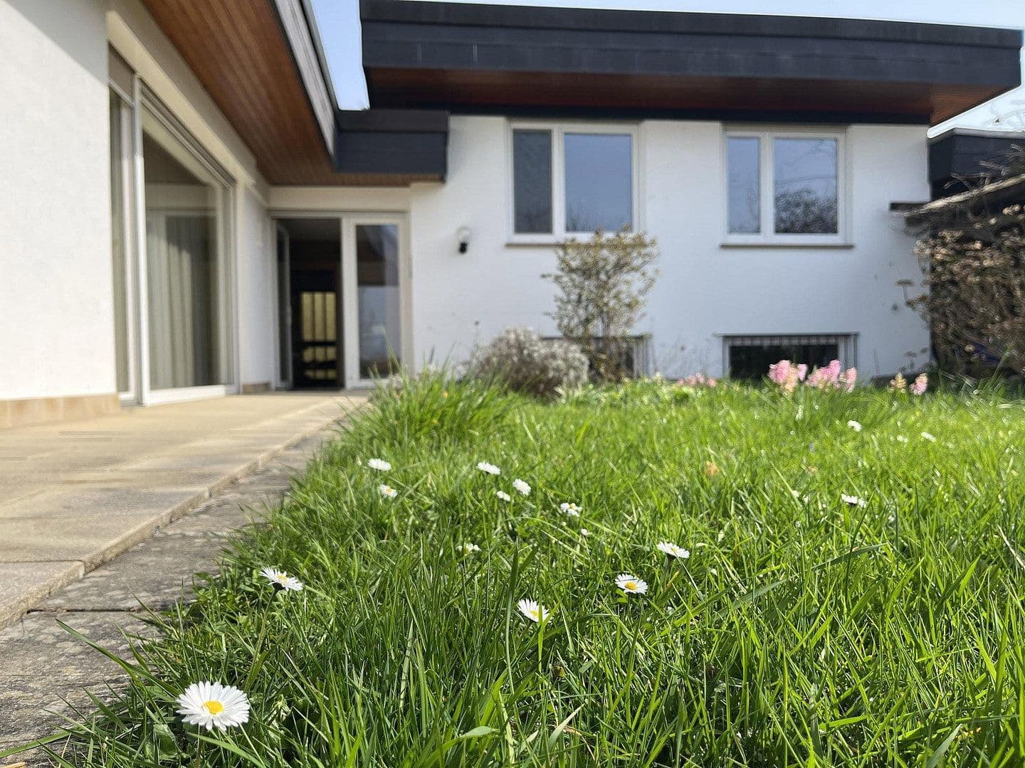 Prodej domu 150 m², pozemek 497 m², Stiegelenweg 6, Staufen im Breisgau, Bádensko-Württembersko Prodej domu 150 m², pozemek 497 m², Stiegelenweg 6, Staufen im Breisgau, Bádensko-Württembersko