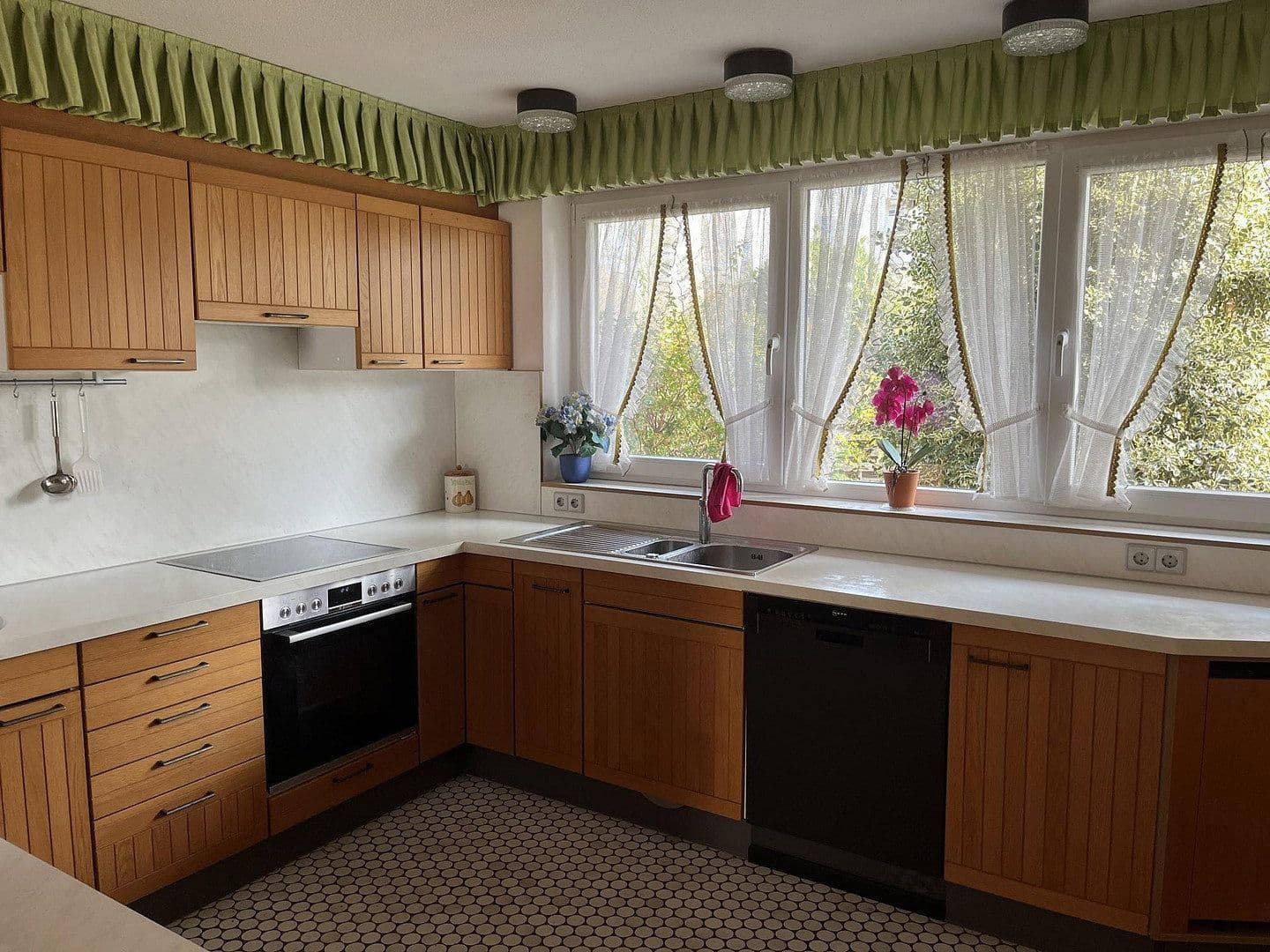 Prodej domu 150 m², pozemek 497 m², Stiegelenweg 6, Staufen im Breisgau, Bádensko-Württembersko Prodej domu 150 m², pozemek 497 m², Stiegelenweg 6, Staufen im Breisgau, Bádensko-Württembersko