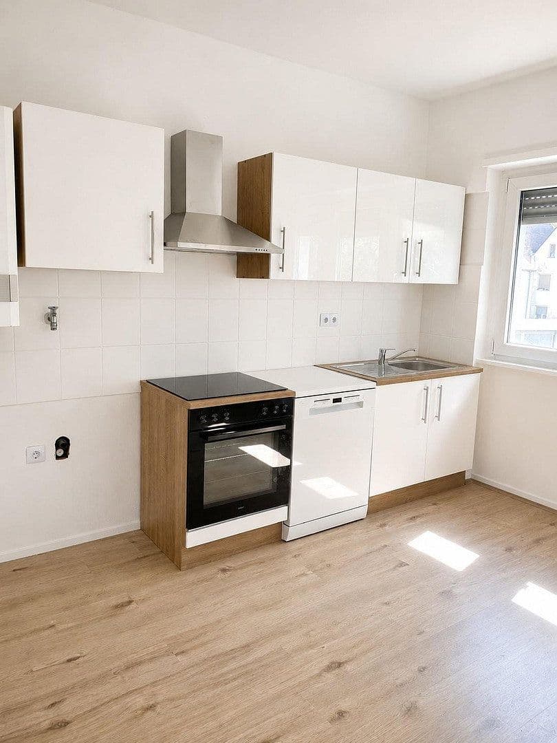 Pronájem bytu 2+1 66 m², Eisenstraße 21, Mannheim, Bádensko-Württembersko Pronájem bytu 2+1 66 m², Eisenstraße 21, Mannheim, Bádensko-Württembersko