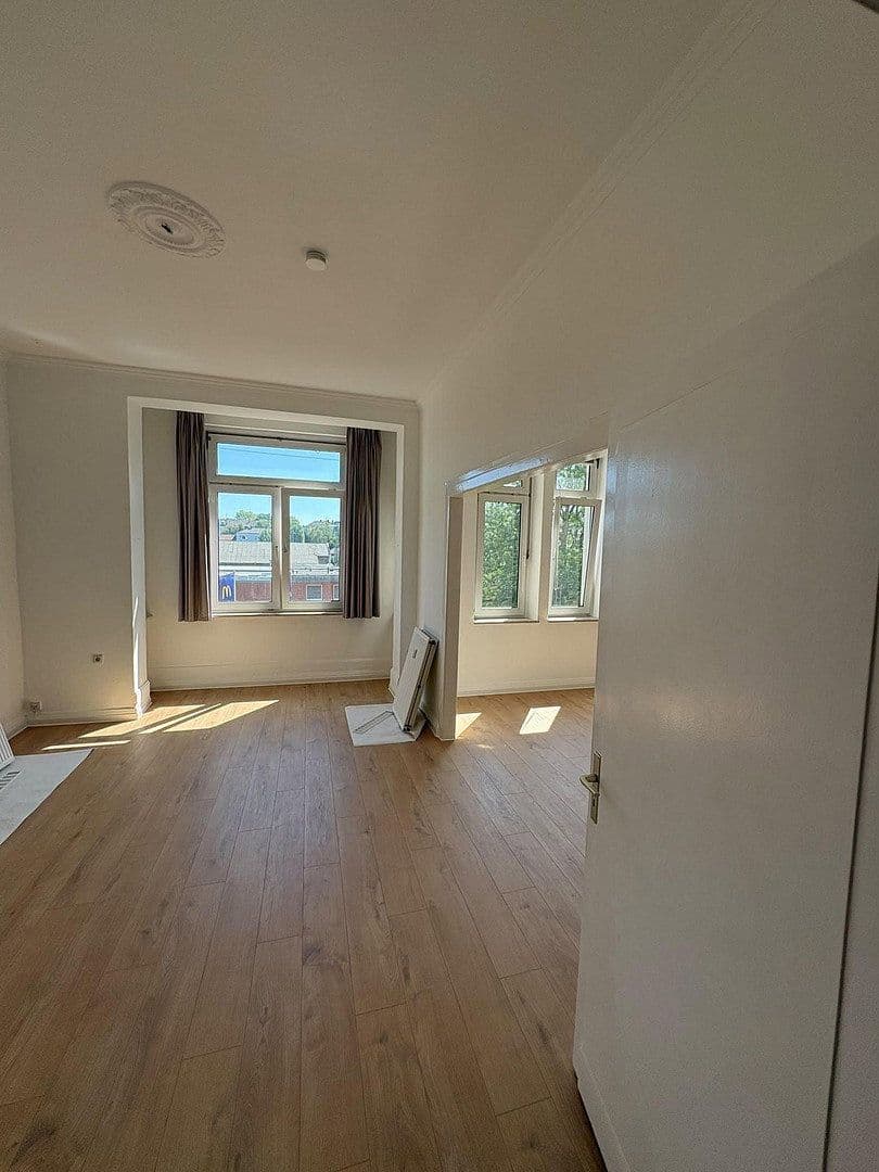 Pronájem bytu 2+kk 80 m², Bahnstraße 6, Solingen, Severní Porýní-Vestfálsko Pronájem bytu 2+kk 80 m², Bahnstraße 6, Solingen, Severní Porýní-Vestfálsko