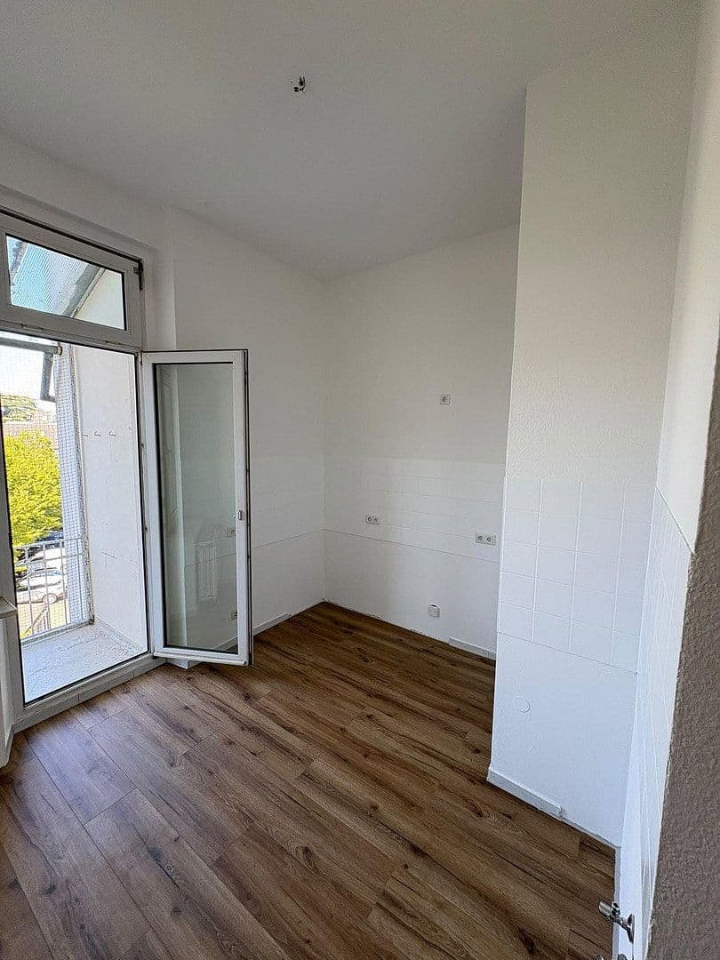 Pronájem bytu 2+kk 80 m², Bahnstraße 6, Solingen, Severní Porýní-Vestfálsko Pronájem bytu 2+kk 80 m², Bahnstraße 6, Solingen, Severní Porýní-Vestfálsko
