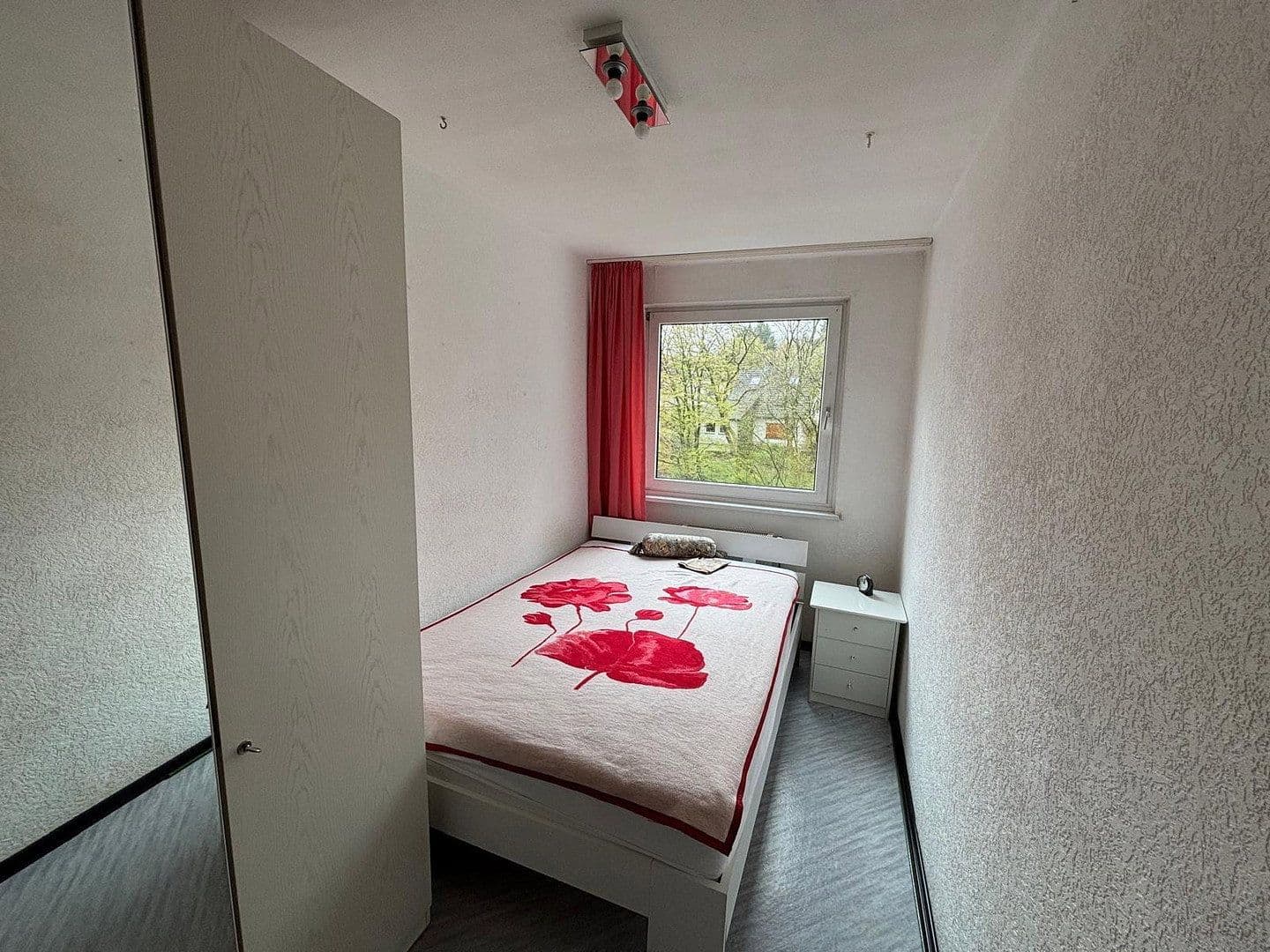 Prodej bytu 3+1 73 m², Wuppertal, Severní Porýní-Vestfálsko Prodej bytu 3+1 73 m², Wuppertal, Severní Porýní-Vestfálsko