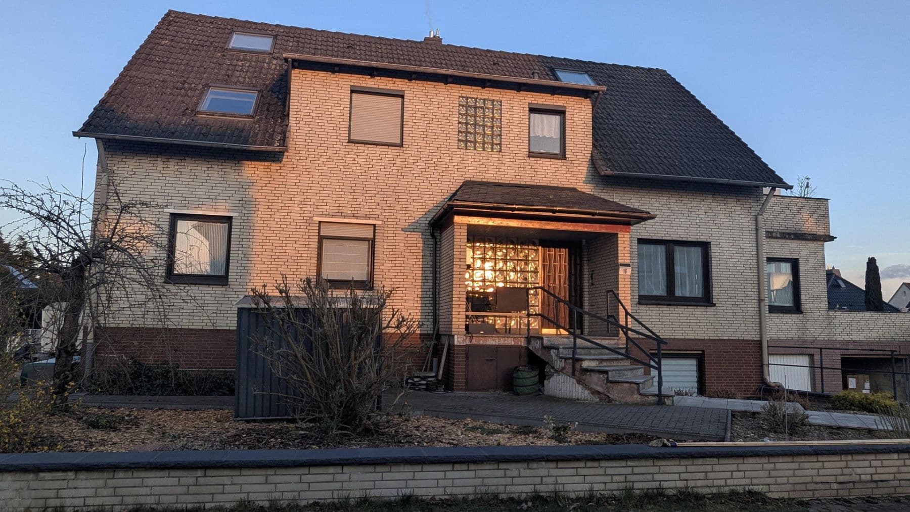 Prodej domu 259 m², pozemek 820 m², Burgsteller Weg 16, Neustadt am Rübenberge, Dolní Sasko Prodej domu 259 m², pozemek 820 m², Burgsteller Weg 16, Neustadt am Rübenberge, Dolní Sasko