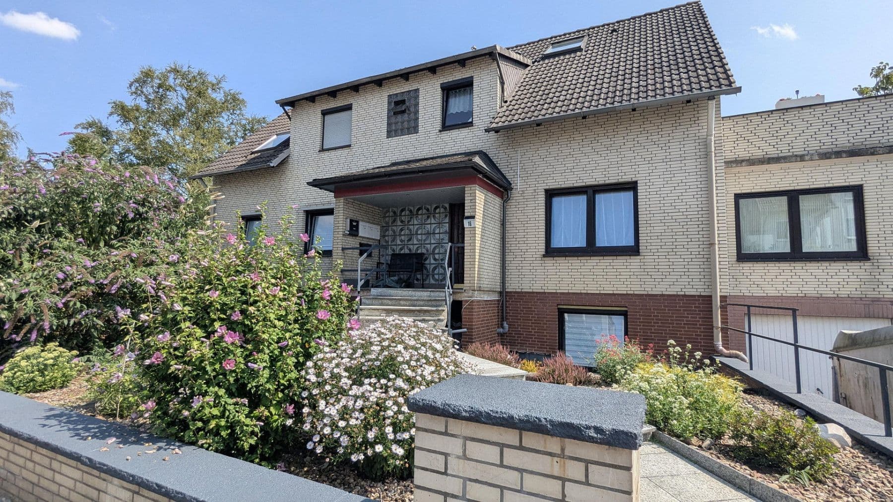Prodej domu 259 m², pozemek 820 m², Burgsteller Weg 16, Neustadt am Rübenberge, Dolní Sasko Prodej domu 259 m², pozemek 820 m², Burgsteller Weg 16, Neustadt am Rübenberge, Dolní Sasko
