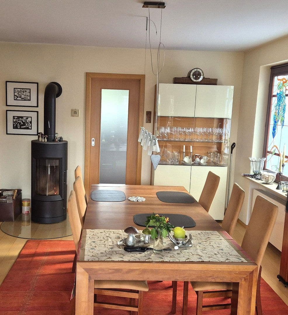 Prodej domu 131 m², pozemek 334 m², Weil im Schönbuch, Bádensko-Württembersko Prodej domu 131 m², pozemek 334 m², Weil im Schönbuch, Bádensko-Württembersko