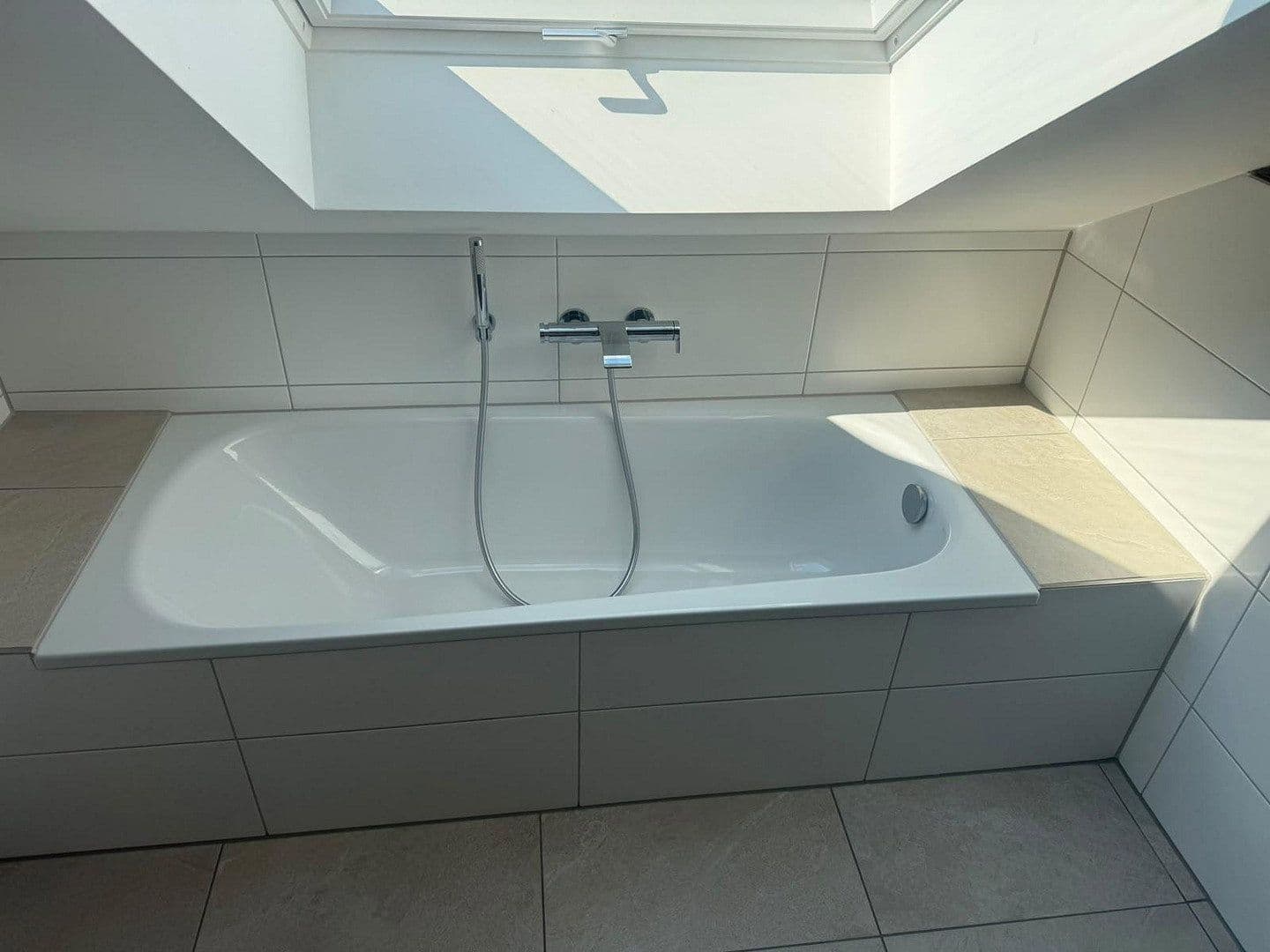 Pronájem bytu 3+1 130 m², Am Antoniweiher 4, Oberreichenbach, Bavorsko Pronájem bytu 3+1 130 m², Am Antoniweiher 4, Oberreichenbach, Bavorsko