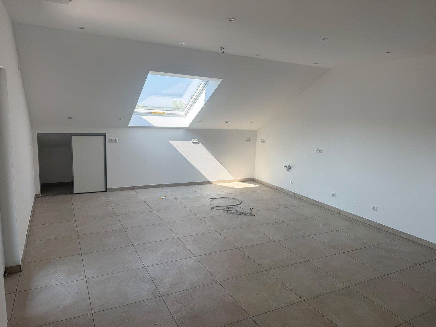 Pronájem bytu 3+1 130 m², Am Antoniweiher 4, Oberreichenbach, Bavorsko Pronájem bytu 3+1 130 m², Am Antoniweiher 4, Oberreichenbach, Bavorsko