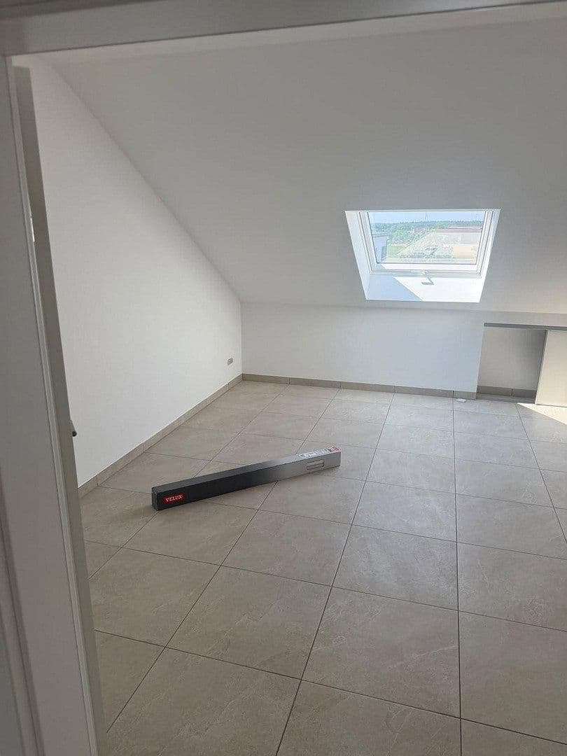 Pronájem bytu 3+1 130 m², Am Antoniweiher 4, Oberreichenbach, Bavorsko Pronájem bytu 3+1 130 m², Am Antoniweiher 4, Oberreichenbach, Bavorsko