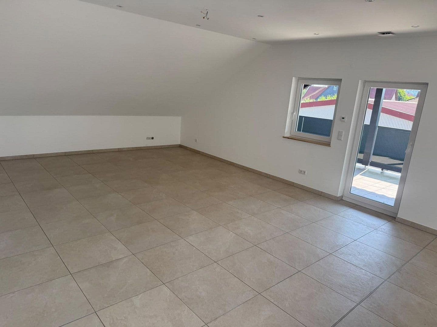Pronájem bytu 3+1 130 m², Am Antoniweiher 4, Oberreichenbach, Bavorsko Pronájem bytu 3+1 130 m², Am Antoniweiher 4, Oberreichenbach, Bavorsko