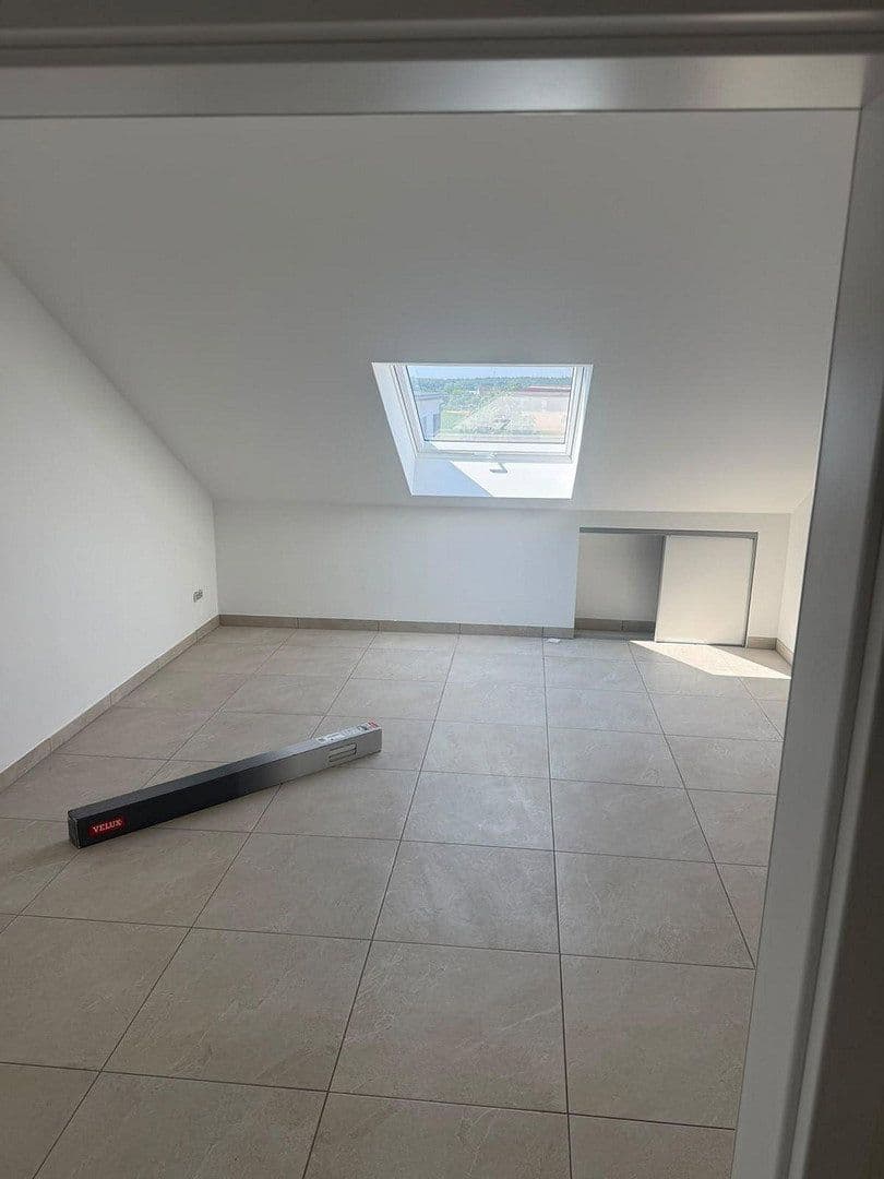 Pronájem bytu 3+1 130 m², Am Antoniweiher 4, Oberreichenbach, Bavorsko Pronájem bytu 3+1 130 m², Am Antoniweiher 4, Oberreichenbach, Bavorsko