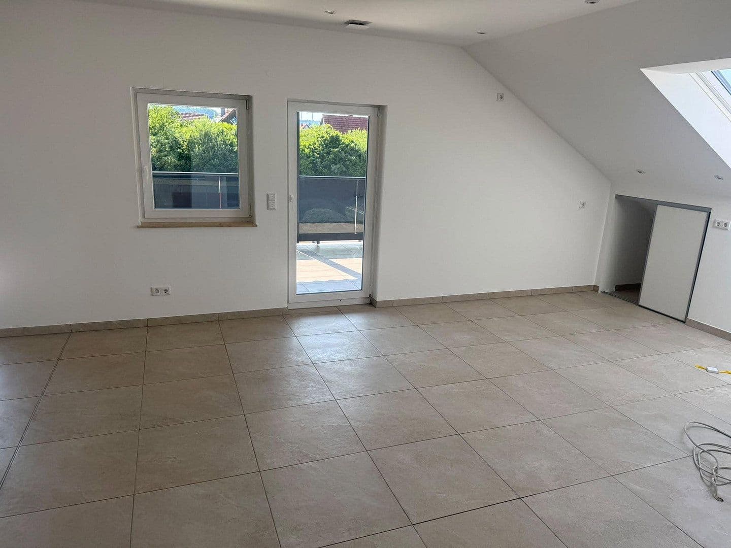 Pronájem bytu 3+1 130 m², Am Antoniweiher 4, Oberreichenbach, Bavorsko Pronájem bytu 3+1 130 m², Am Antoniweiher 4, Oberreichenbach, Bavorsko