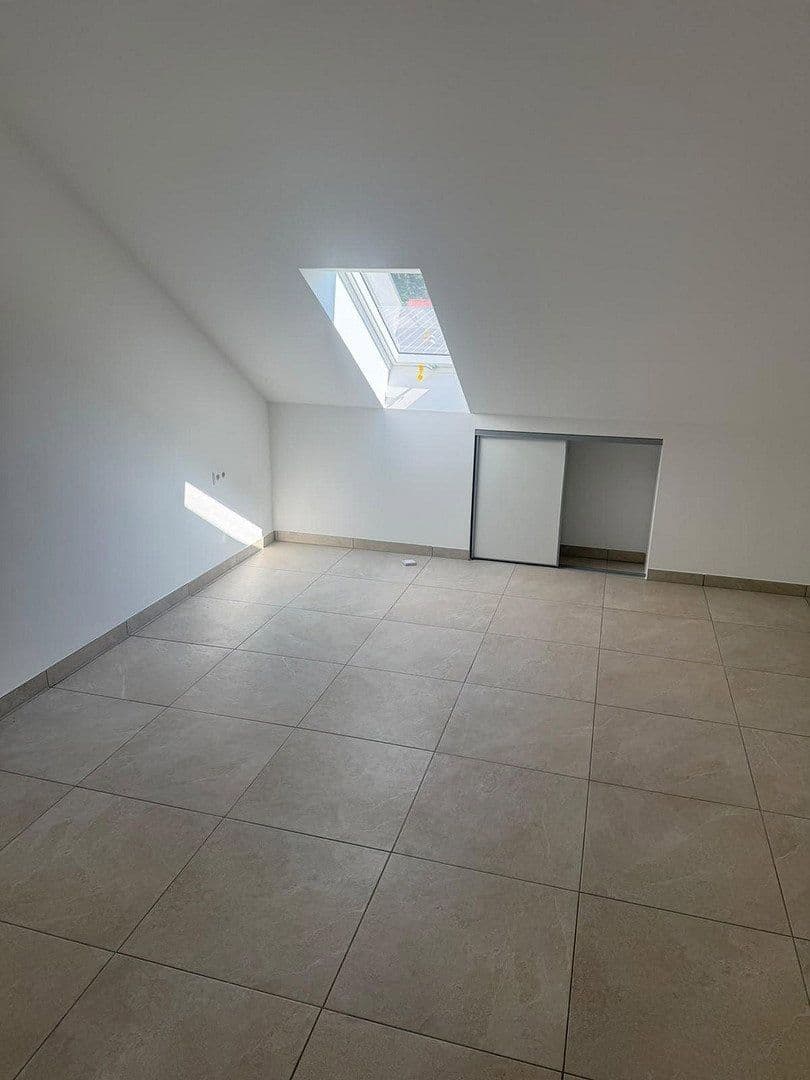 Pronájem bytu 3+1 130 m², Am Antoniweiher 4, Oberreichenbach, Bavorsko Pronájem bytu 3+1 130 m², Am Antoniweiher 4, Oberreichenbach, Bavorsko