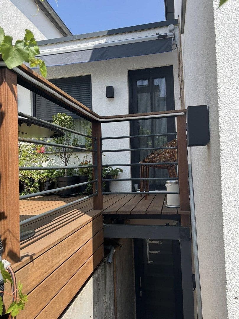 Prodej domu 123 m², pozemek 200 m², Weissach, Bádensko-Württembersko Prodej domu 123 m², pozemek 200 m², Weissach, Bádensko-Württembersko