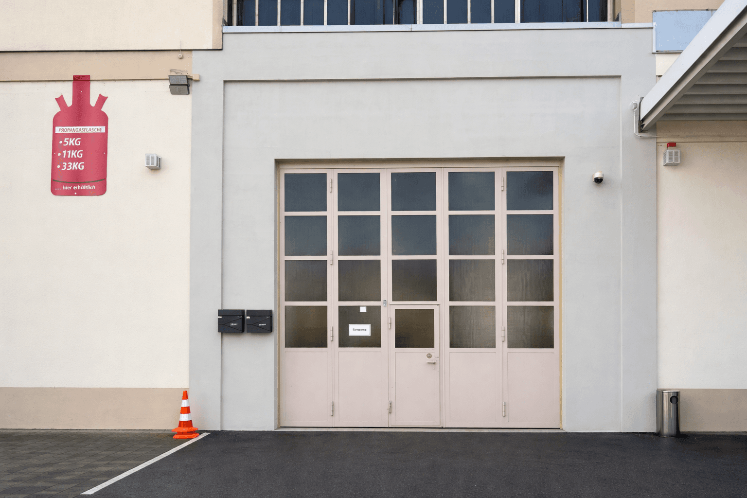 Pronájem nebytového prostoru 500 m², Sontraerstr. 16, Frankfurt am Main, Hessen Pronájem nebytového prostoru 500 m², Sontraerstr. 16, Frankfurt am Main, Hessen