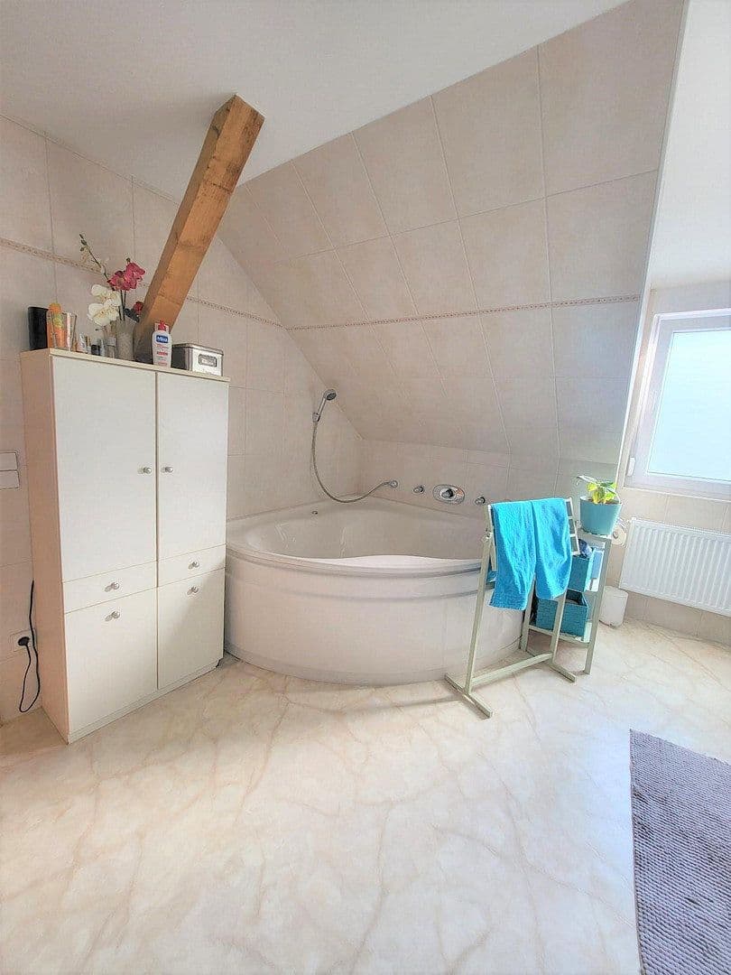 Prodej bytu 4+1 116 m², Kaisersbacher Str. 15, Fellbach, Bádensko-Württembersko Prodej bytu 4+1 116 m², Kaisersbacher Str. 15, Fellbach, Bádensko-Württembersko