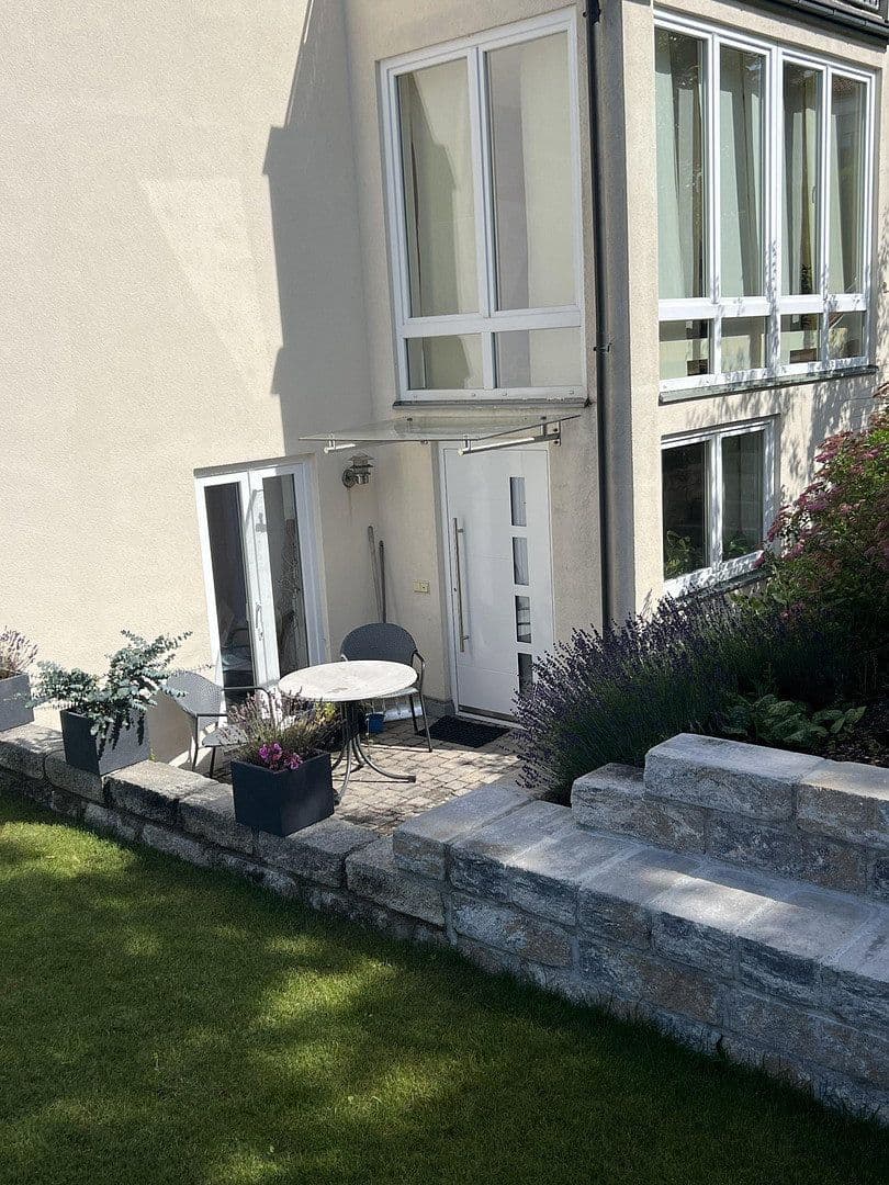 Pronájem bytu 1+1 42 m², Meisenstr.2, Hilgertshausen-Tandern, Bavorsko Pronájem bytu 1+1 42 m², Meisenstr.2, Hilgertshausen-Tandern, Bavorsko