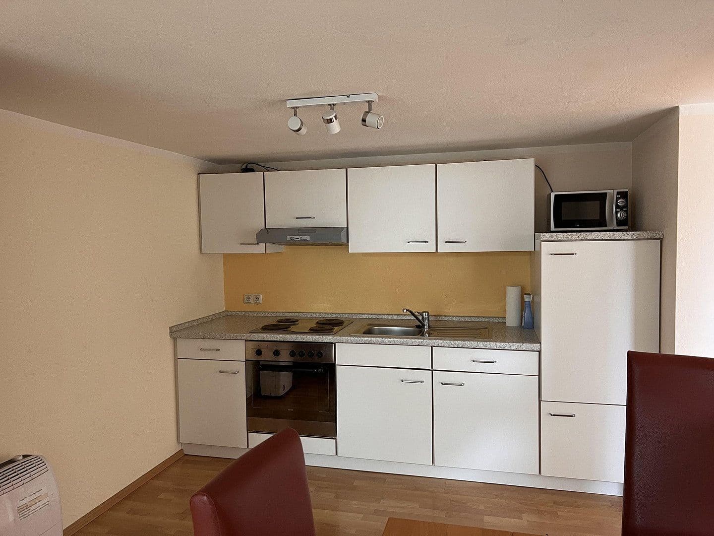 Pronájem bytu 1+1 42 m², Meisenstr.2, Hilgertshausen-Tandern, Bavorsko Pronájem bytu 1+1 42 m², Meisenstr.2, Hilgertshausen-Tandern, Bavorsko