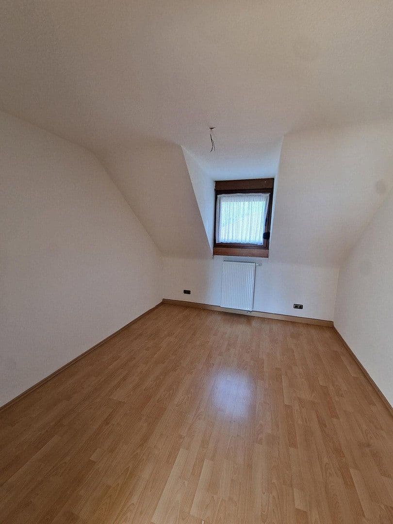 Pronájem domu 115 m², pozemek 650 m², Düren, Severní Porýní-Vestfálsko Pronájem domu 115 m², pozemek 650 m², Düren, Severní Porýní-Vestfálsko