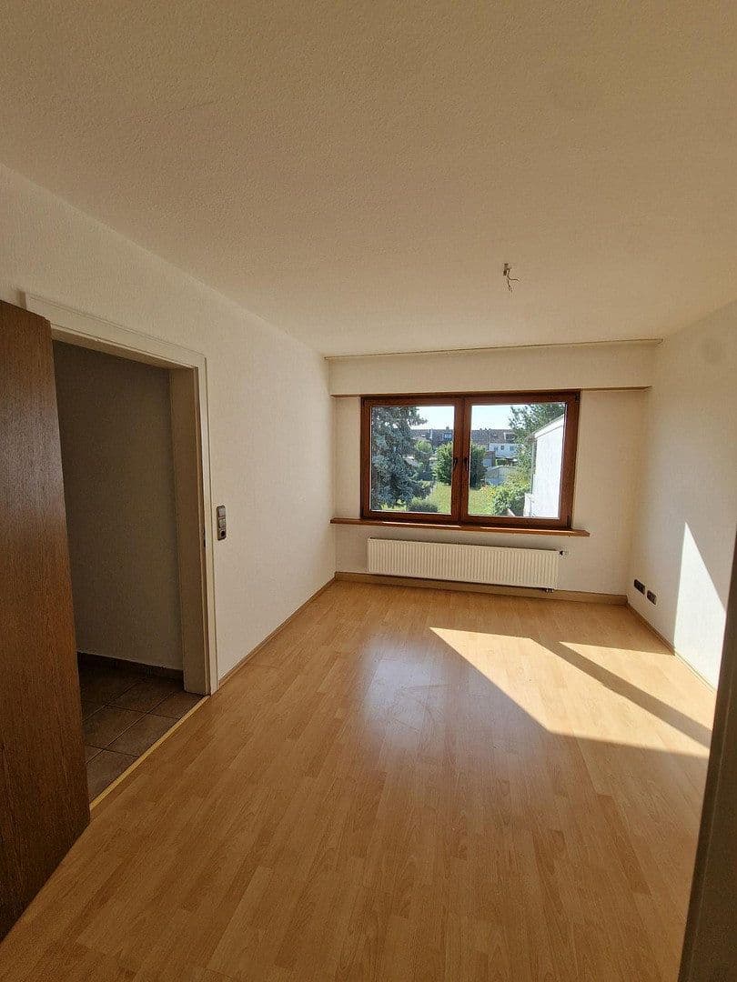 Pronájem domu 115 m², pozemek 650 m², Düren, Severní Porýní-Vestfálsko Pronájem domu 115 m², pozemek 650 m², Düren, Severní Porýní-Vestfálsko