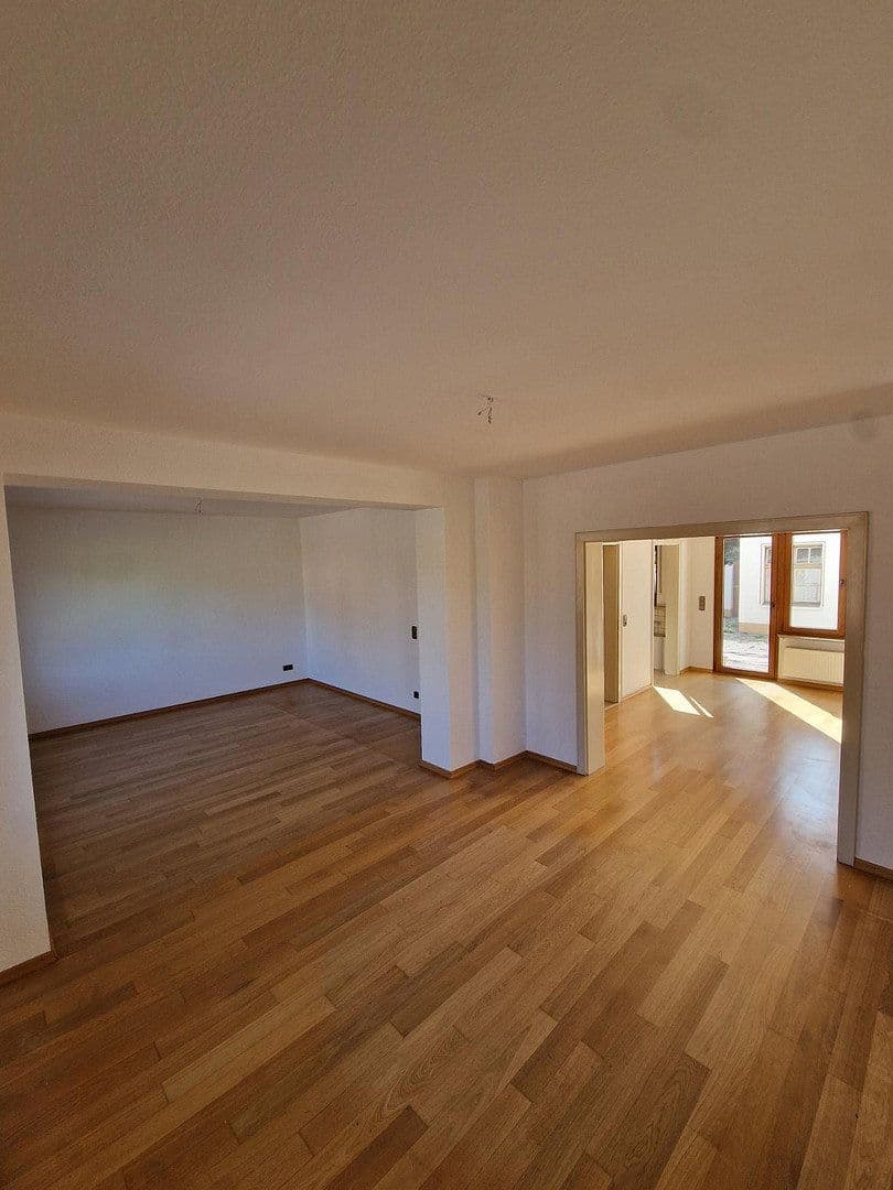 Pronájem domu 115 m², pozemek 650 m², Düren, Severní Porýní-Vestfálsko Pronájem domu 115 m², pozemek 650 m², Düren, Severní Porýní-Vestfálsko