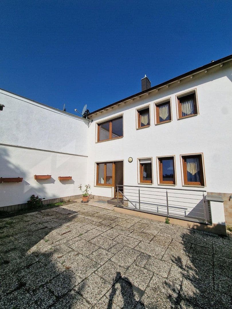 Pronájem domu 115 m², pozemek 650 m², Düren, Severní Porýní-Vestfálsko Pronájem domu 115 m², pozemek 650 m², Düren, Severní Porýní-Vestfálsko
