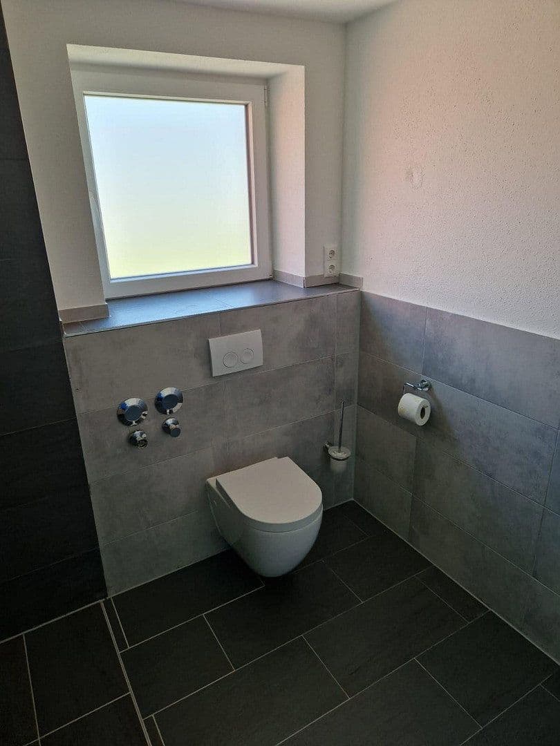 Pronájem bytu 2+1 80 m², Leutenbergstraße 2, Kammlach, Bavorsko Pronájem bytu 2+1 80 m², Leutenbergstraße 2, Kammlach, Bavorsko