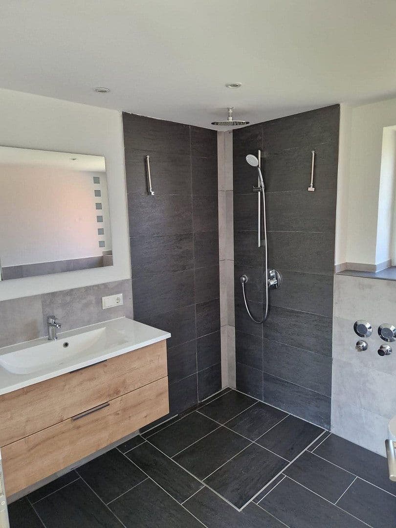Pronájem bytu 2+1 80 m², Leutenbergstraße 2, Kammlach, Bavorsko Pronájem bytu 2+1 80 m², Leutenbergstraße 2, Kammlach, Bavorsko