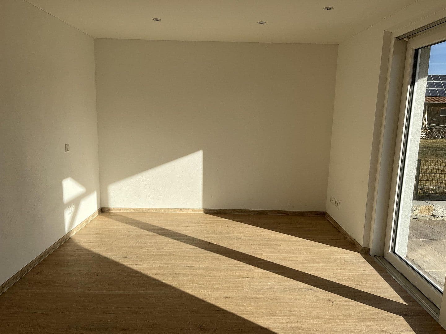 Pronájem bytu 2+1 80 m², Leutenbergstraße 2, Kammlach, Bavorsko Pronájem bytu 2+1 80 m², Leutenbergstraße 2, Kammlach, Bavorsko