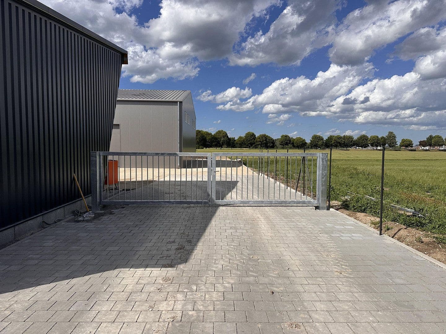 Pronájem nebytového prostoru 2.700 m², Michael Schäffer Straße 11d, Bobingen, Bavorsko Pronájem nebytového prostoru 2.700 m², Michael Schäffer Straße 11d, Bobingen, Bavorsko