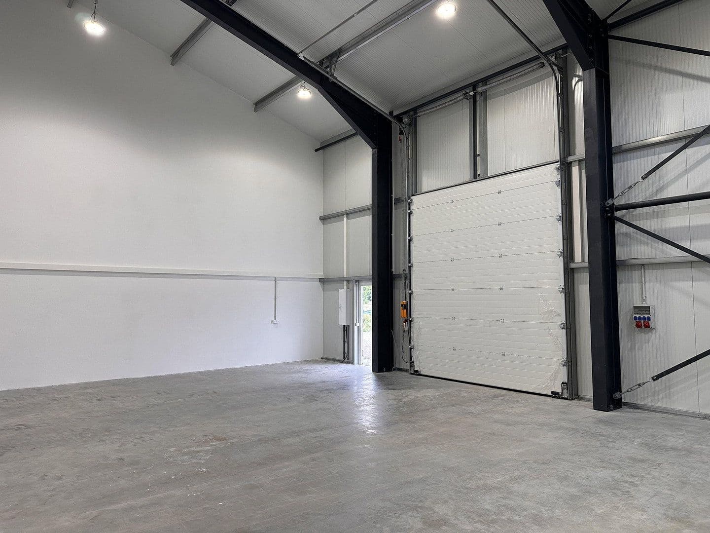 Pronájem nebytového prostoru 2.700 m², Michael Schäffer Straße 11d, Bobingen, Bavorsko Pronájem nebytového prostoru 2.700 m², Michael Schäffer Straße 11d, Bobingen, Bavorsko