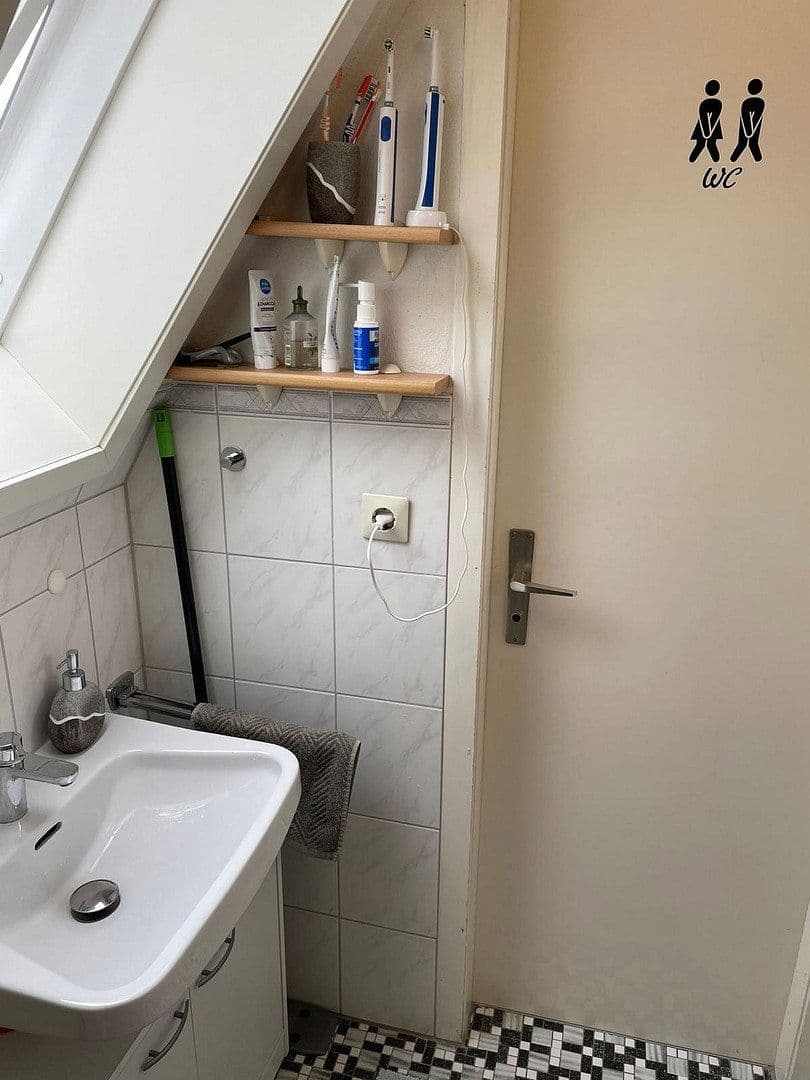Pronájem bytu 3+1 48 m², Eisingen, Bádensko-Württembersko Pronájem bytu 3+1 48 m², Eisingen, Bádensko-Württembersko