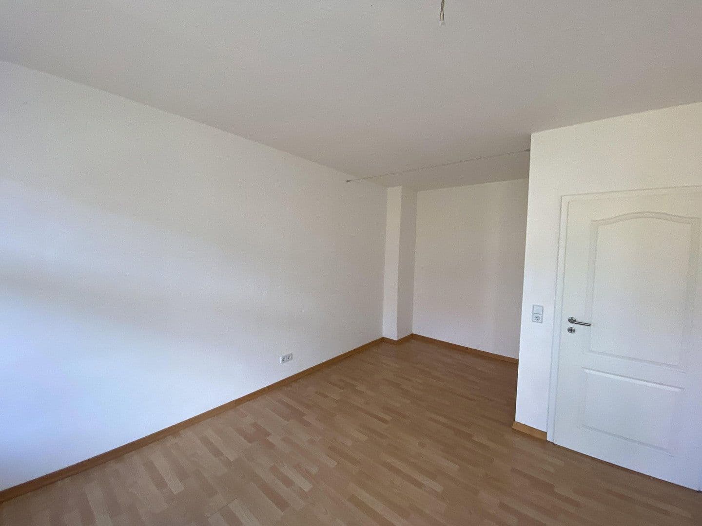 Pronájem bytu 3+1 101 m², Erich-Köhn-Straße 90, Leipzig, Sasko Pronájem bytu 3+1 101 m², Erich-Köhn-Straße 90, Leipzig, Sasko