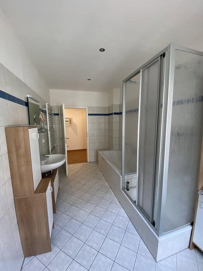 Pronájem bytu 3+1 101 m², Erich-Köhn-Straße 90, Leipzig, Sasko Pronájem bytu 3+1 101 m², Erich-Köhn-Straße 90, Leipzig, Sasko