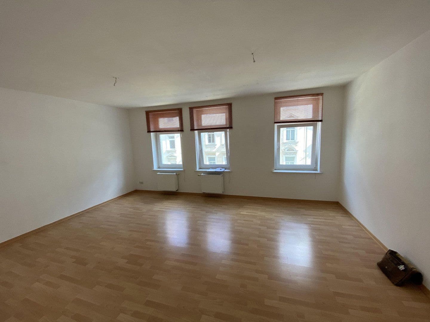 Pronájem bytu 3+1 101 m², Erich-Köhn-Straße 90, Leipzig, Sasko Pronájem bytu 3+1 101 m², Erich-Köhn-Straße 90, Leipzig, Sasko