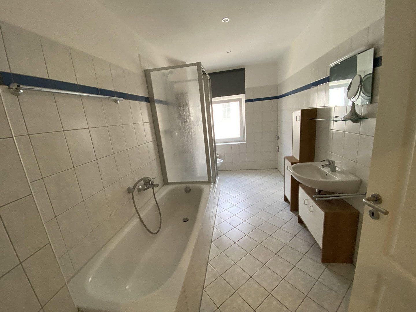 Pronájem bytu 3+1 101 m², Erich-Köhn-Straße 90, Leipzig, Sasko Pronájem bytu 3+1 101 m², Erich-Köhn-Straße 90, Leipzig, Sasko